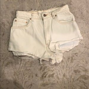 Levi high wasted shorts white